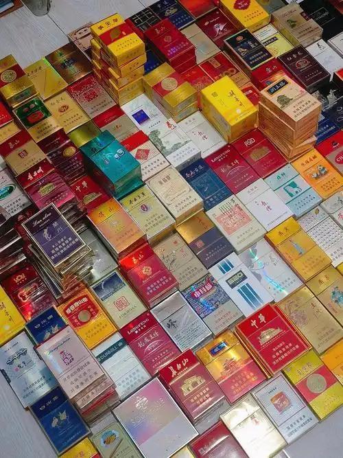 香烟危害大，你会不会戒烟指尖夹着的，是一截苍白的灰；唇间吞吐的，是一场温柔的