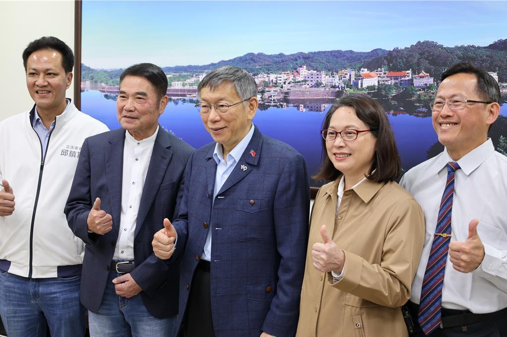 民众党放行军购案付委柯文哲否认为了“绿白合”备受关注的1.25兆元军购特别