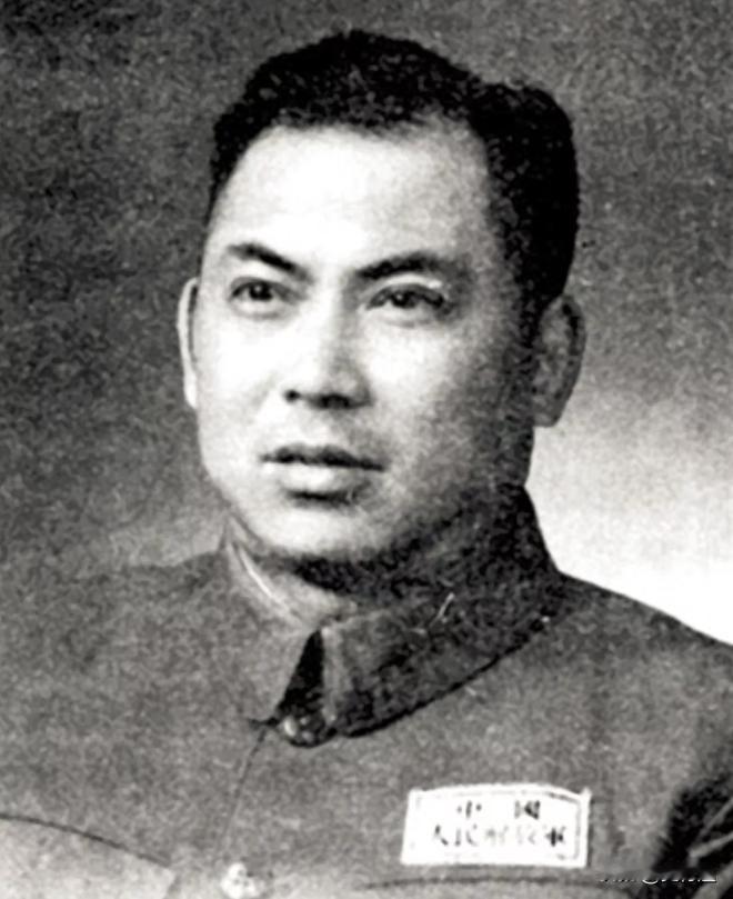 1968年3月24日凌晨，毛主席偶遇副总参谋长温玉成，劈头盖脸地问：“你一个人去