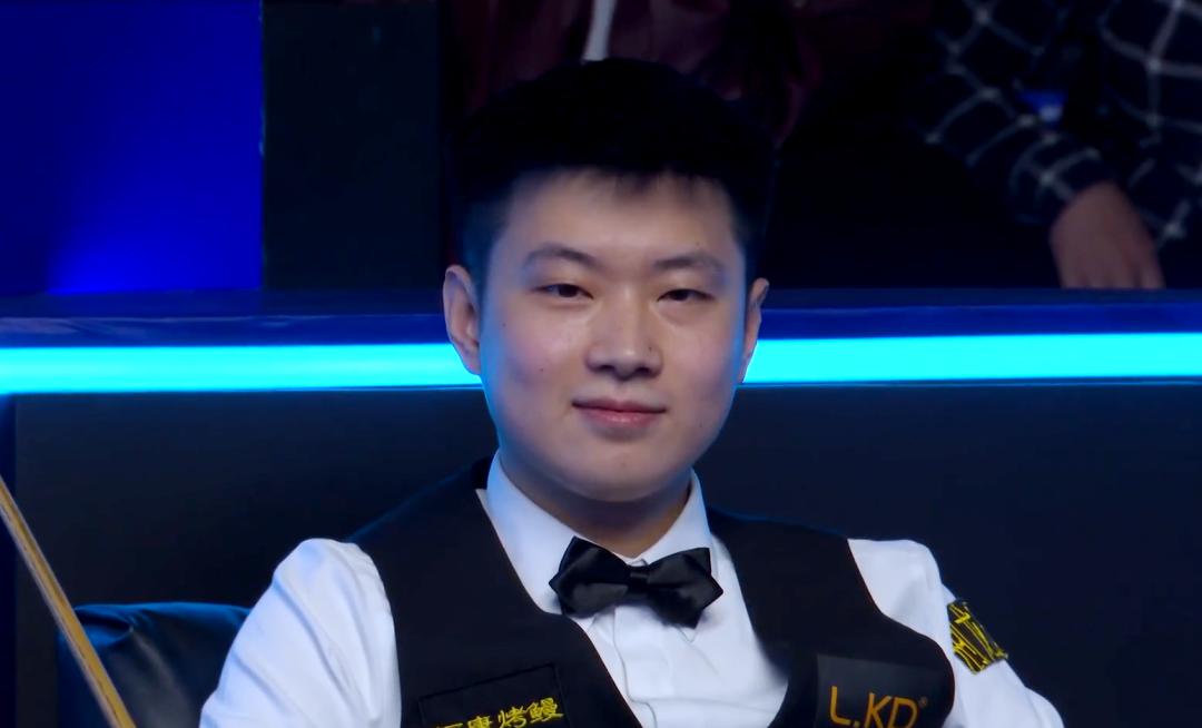 赵心童5-4险胜龙泽煌，晋级世界公开赛32强北京时间3月17日晚，刚刚结束了