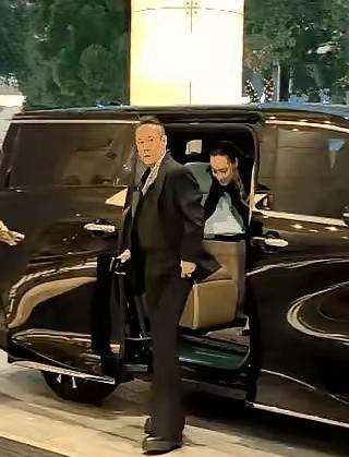 陈思诚扔出3000万，就为了捧一个跟了自己10年的小跟班。这人叫马浴柯，一个跑