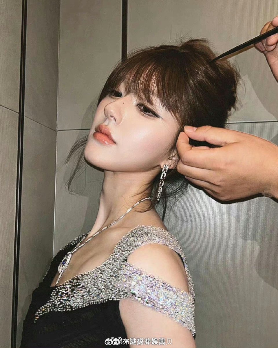 赵露思在ins上的营业这就是她外网比较🔥的原因吗？