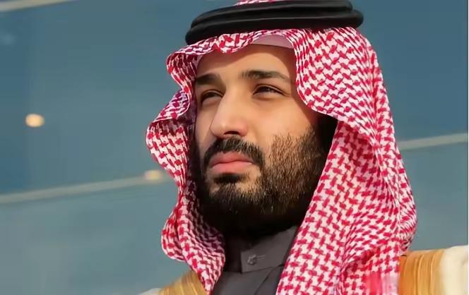 沙特正在权衡，要不要下场参战？知情人士透露，沙特王储小萨勒曼觉得现在是“历史性