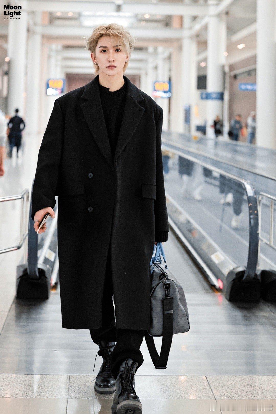 短国男主居然出击跨年了看到东方卫视跨年阵容我直接瞳孔地震！陈添祥、张集骏、千喆