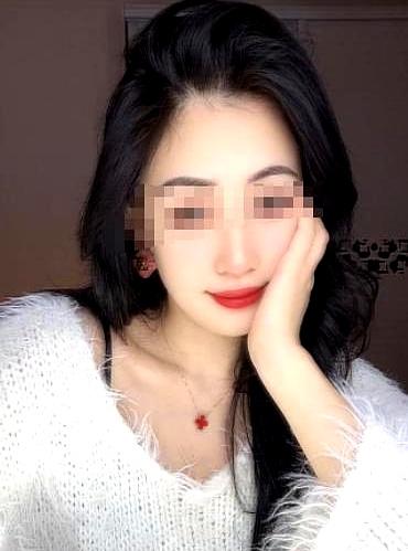 窗帘一拉，家就塌了半边。某小区三十出头的何丽，丈夫大刘远赴国外务工，她独力扛着