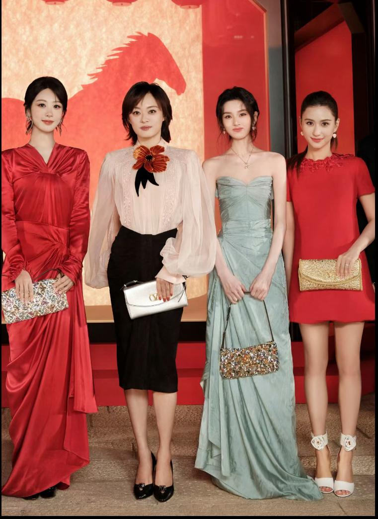 杨紫身高167cm，孙俪身高165cm，宋祖儿身高同样是165cm。按理说，仨