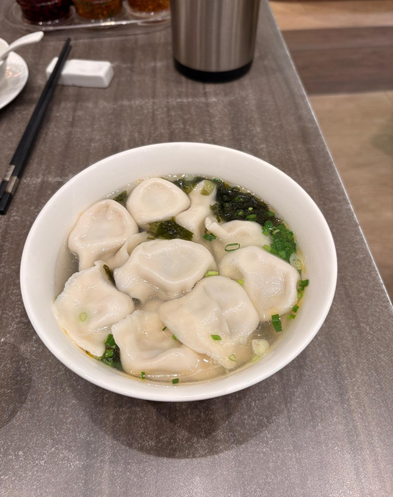 澳门消费不便宜，96澳元一碗水饺，合计85元左右。味道当然也很不错。主要