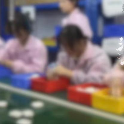 15岁的女生小方，暑假期间到一家工厂打暑假工，却多次遭到38岁男老板贺某的