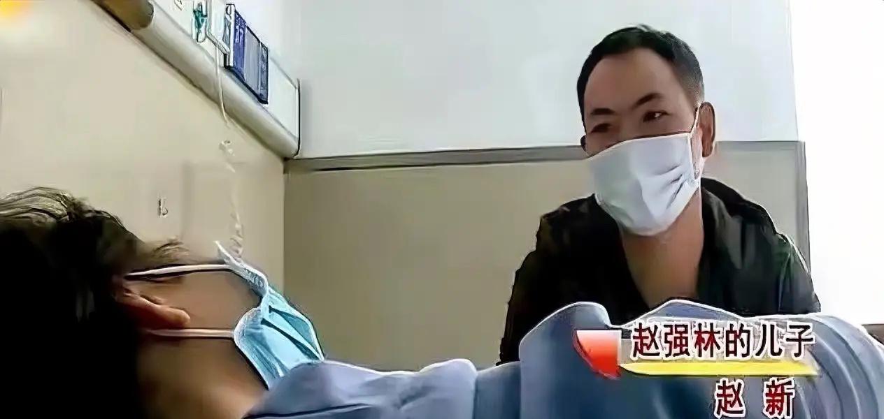 湖南长沙，30岁的木工赵新在星沙的工地干了十几年活。这天工地上歇口气闲聊，旁边工