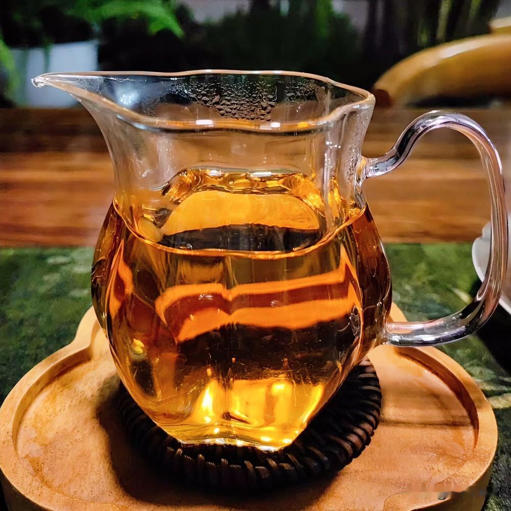 普洱茶真的是时间越久越好喝吗?茶，真是个好东西。它不像酒，要人推杯换盏地热