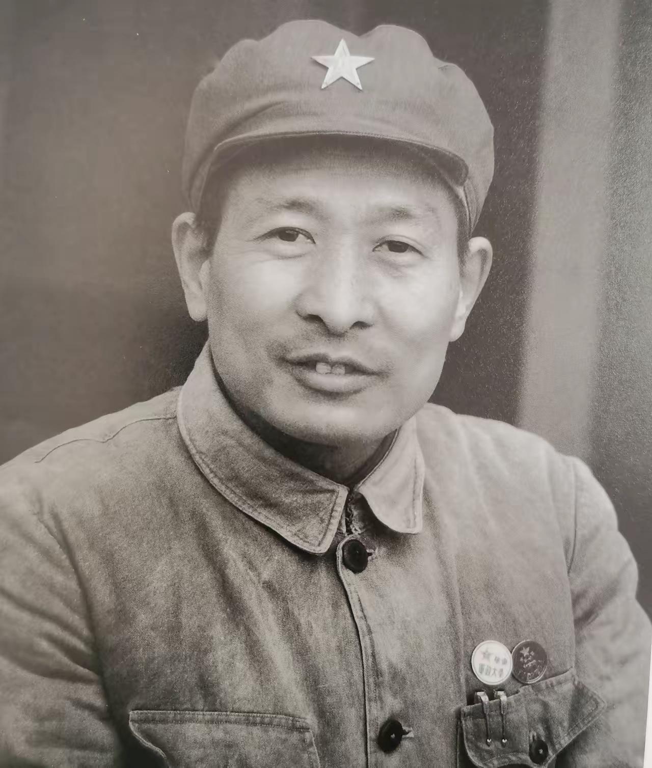 抗日战争时期，苏中军区有一个司务长王新民贪污公款数十元。部队经过研究，认为王新民