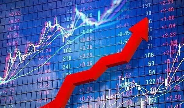 明天“光”要卷土重来了！新易盛Q2不仅没减速，就净利下限即碾压券商最高预测了，单
