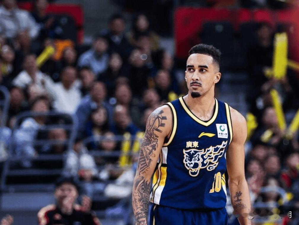 攻防一体！奎因全场12中10，三分7中6砍下30分4板4助5抢断1月11日消