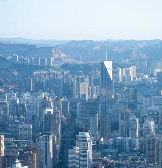 兰州限行政策全知道兰州限行政策本地车和外地车都得遵守。工作日7:30-2