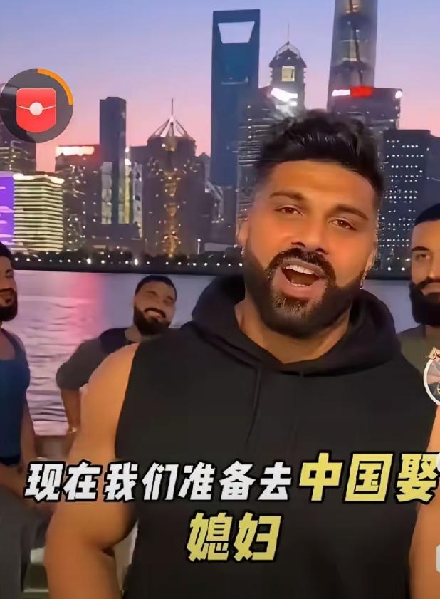 不少印度网友隔空喊话，疯狂怂恿自己国家的男人，赶紧来中国娶中国姑娘。在他们眼里，