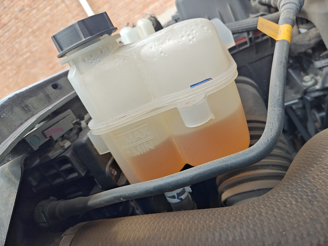 防冻液是不是有点少了。车子马上4万公里，偶然发现防冻液少了，是否影响，4S让回