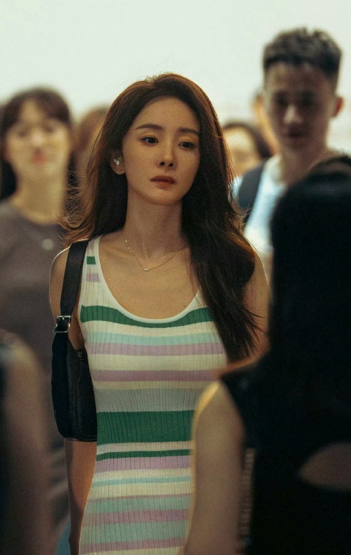 我幂被拍的挺美的，另一位怎么拍成这样了…​​​