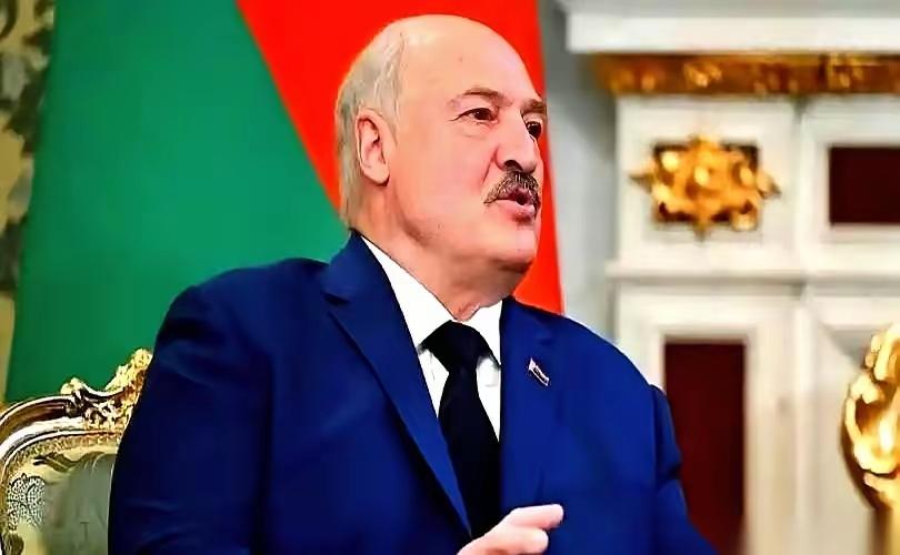 一个能硬抗核弹的地下七层堡垒。前苏联压箱底的宝贝。一分钟，从地球上消失了。