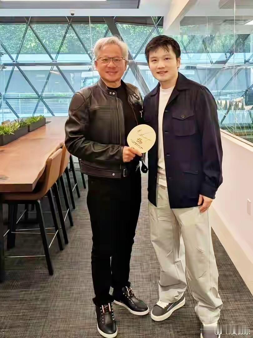 樊振东去英伟达转了一圈，你以为他是为了和黄仁勋打了一场球？远没有这么简单！