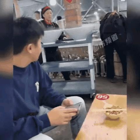 好家伙，整这么大个碗，我还以为要吃不完了