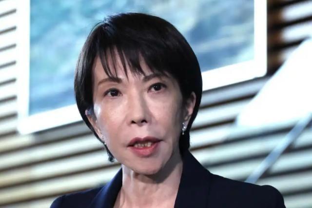 日本这回真乱套了！一场7.7级大地震，直接把高市早苗政府的遮羞布撕得粉碎。右翼散