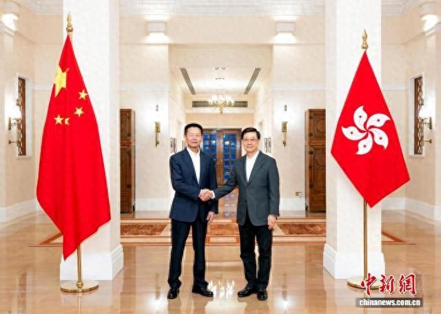 李家超与中国证监会主席会面: 期望香港与内地深化合作提高离岸人民币流动性