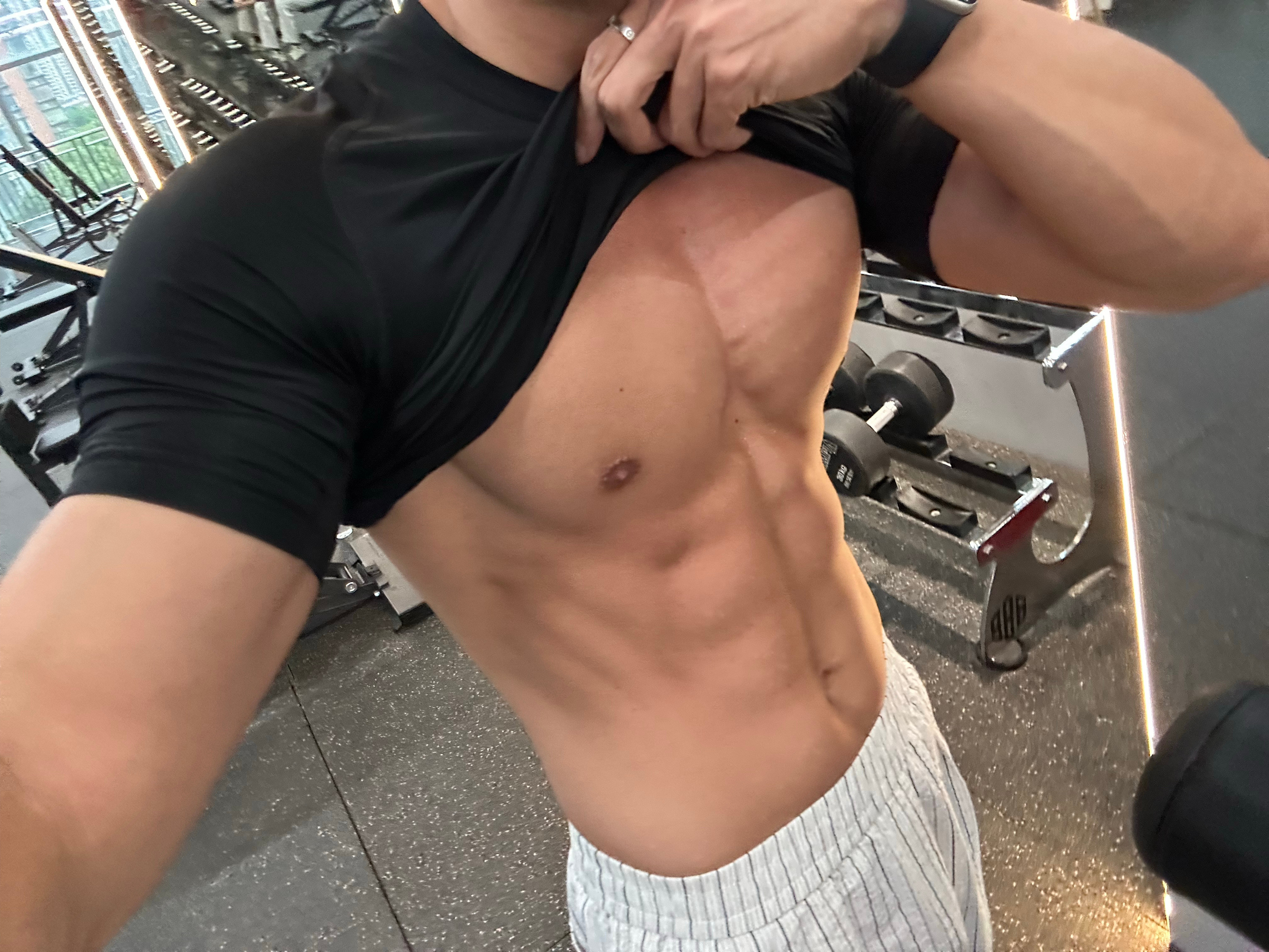 肌肉越来越大🎂​​​