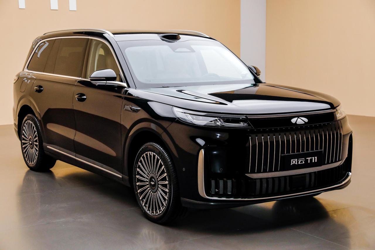 风云T11，最悲情的大型SUV。最近两个月，奇瑞风云T11的销量都只有一千多