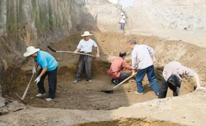 这有意思嘿2004年，西安米家崖遗址出土了一批“神秘器具”陶罐、漏斗、移动灶