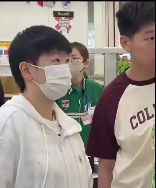 惊险！横滨冠军赛，孙颖莎差点回不来了！横滨冠军赛结束了，大家一起登机，马琳