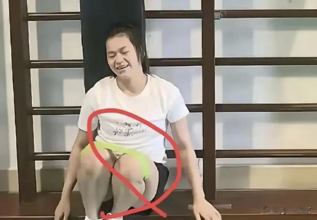 全红婵的运动生涯巅峰已过，而职业体育不是饭圈表演，主打情绪动力。所以全红婵如
