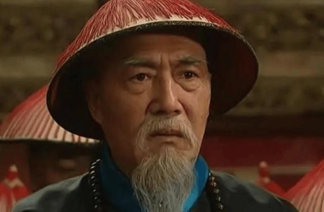 雍正十一年，大学士张廷玉的儿子参加殿试，一举夺得探花之位。张廷玉听闻，竟然吓得不