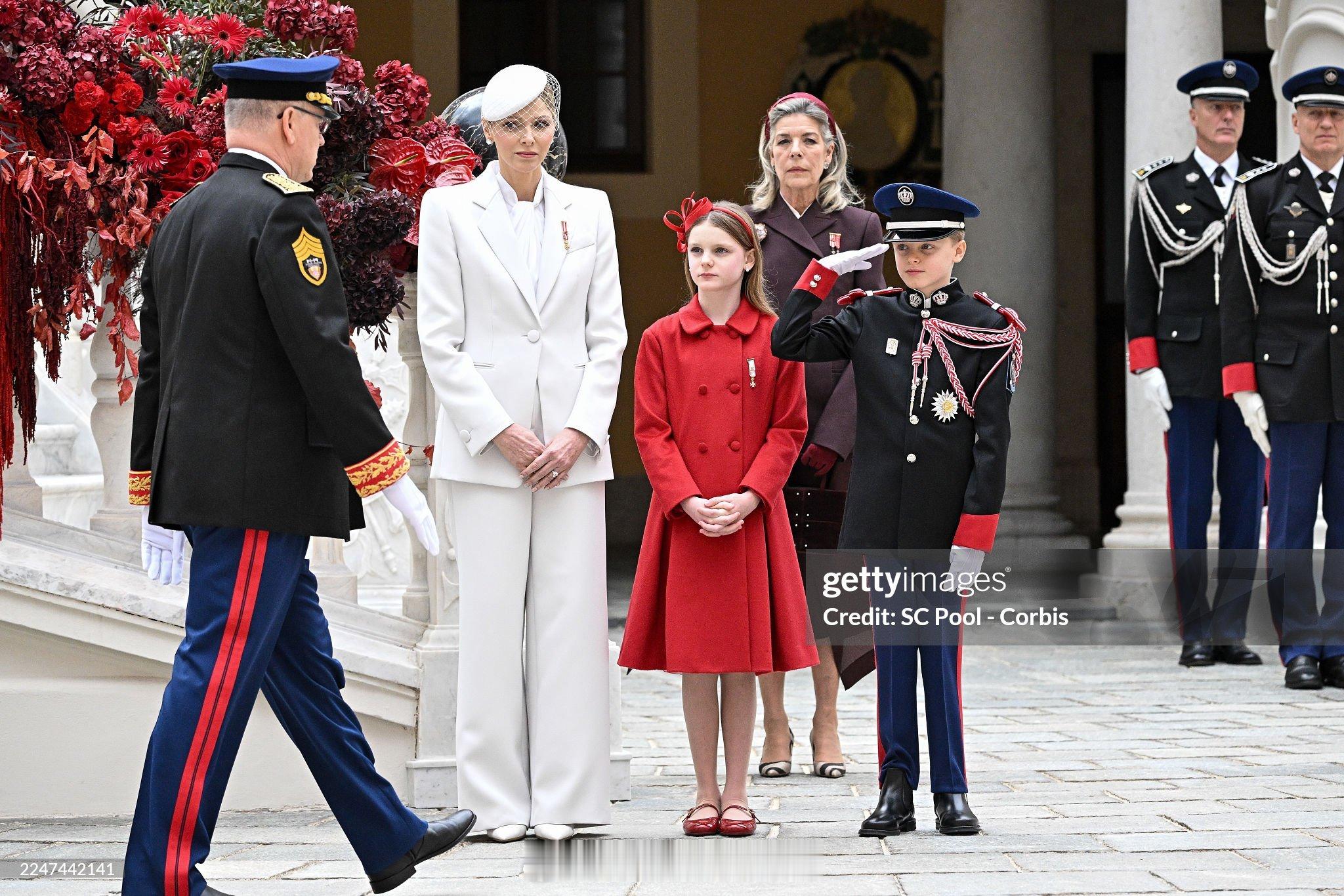 11.18摩纳哥王室成员庆祝一年一度国庆节，2.0，孩子们长好快啊