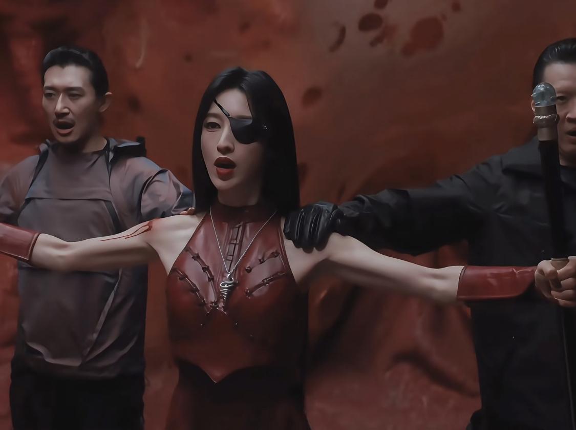 林喜柔呼唤出来的原型地枭，不是地下的，是躲在矿洞里面的。这些原型地枭是和林喜