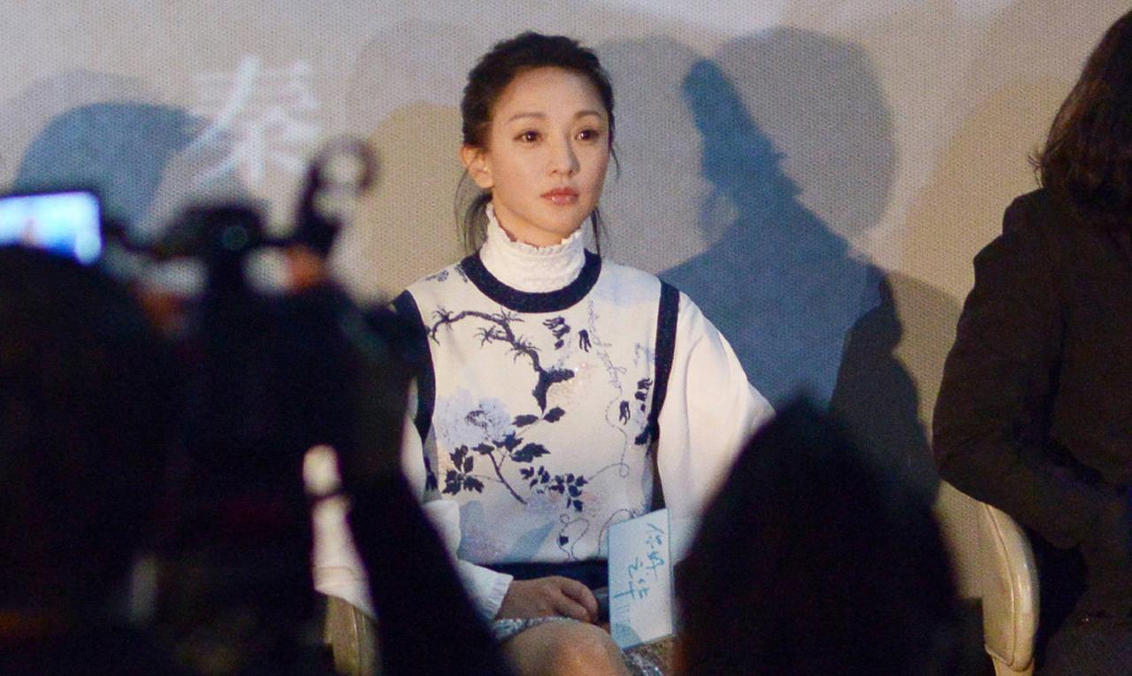 周迅这组2018年《你好，之华》首映时的生图真的太绝了！周迅那时候44岁，但状