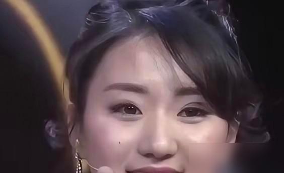 一场发布会，毁掉的不只是一个演员，而是整个家庭的饭碗。说真的，谁也没想到闫学