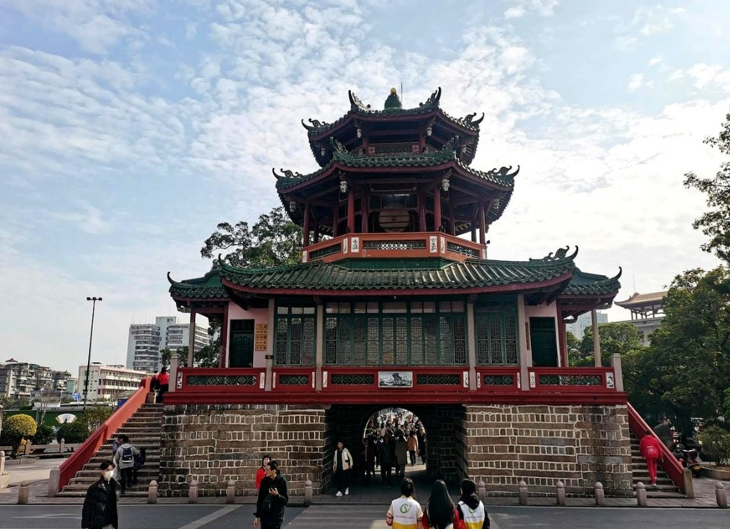 昨天老婆给女儿推荐一个相亲对象。女儿直接拒绝，我去问女儿你是怎么想的，她告诉