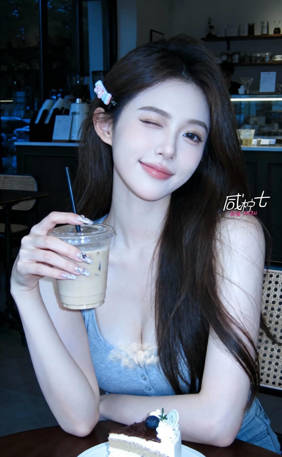 美女甜妹清纯甜美穿搭ootd