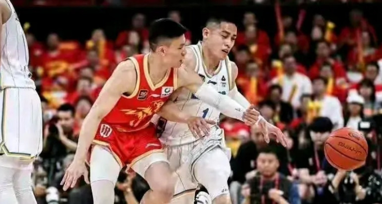 今晚浙江广厦迎来了三大喜讯！这下子北京北汽男篮麻烦了！浙江广厦喜讯1：孙铭徽