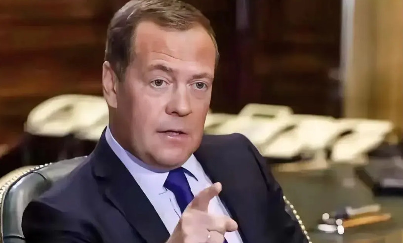 举国出动，就剩下老哥自己一个人了​看来这位才是俄罗斯真正的镇国神器​今天