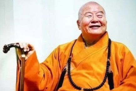 一次，杨澜问星云大师：以前都是佛度有缘人，现在都是佛度有“钱”人，您怎么看？没想