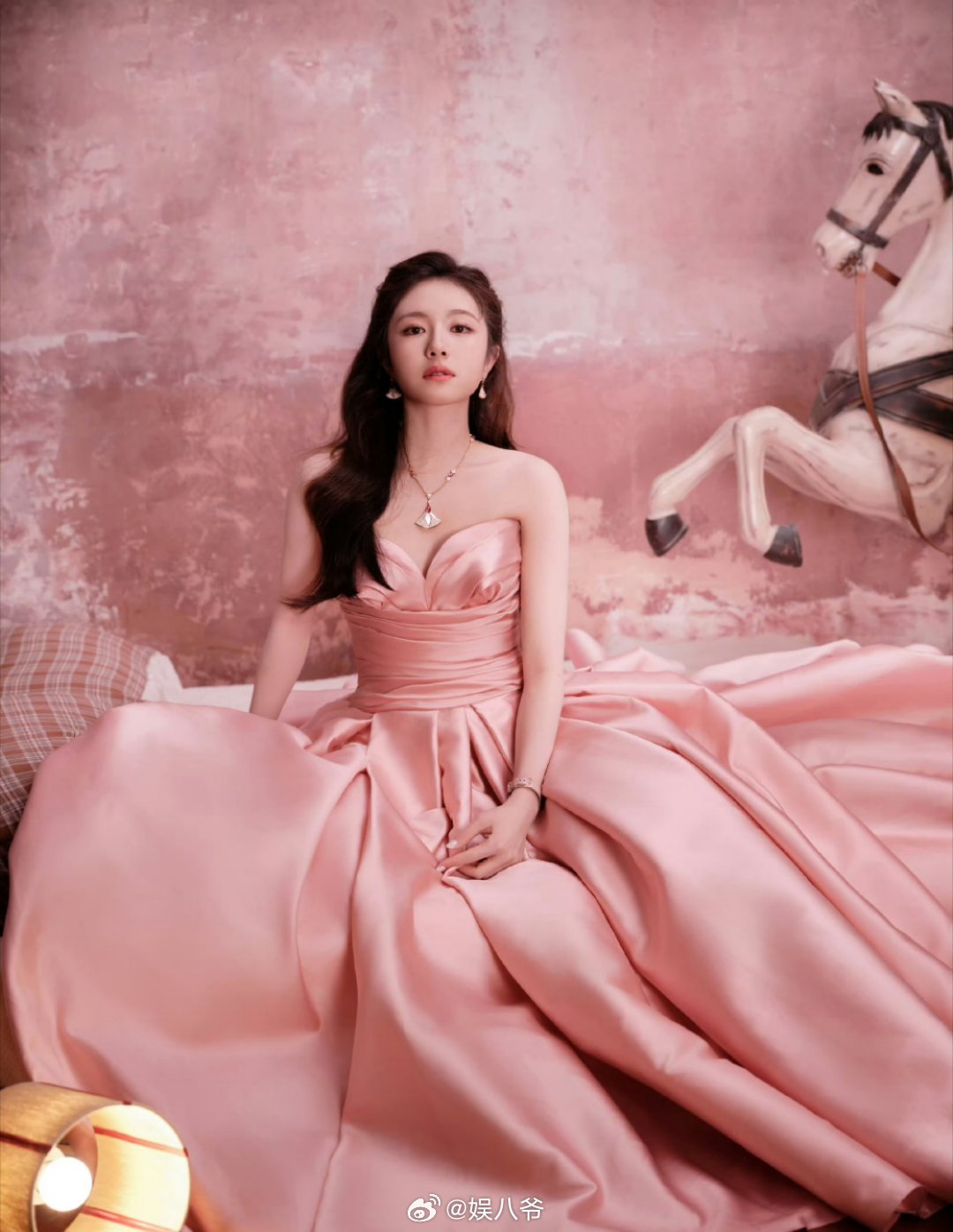 李兰迪、陈妍希、李一桐、祝绪丹，粉色look美呆了