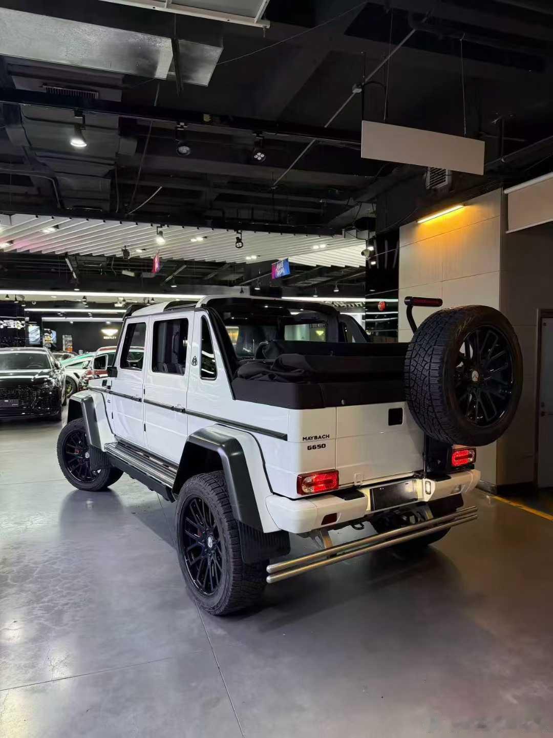迈巴赫G650Landaulet，“熊猫配色”让它显得如此与众不同——不是张扬