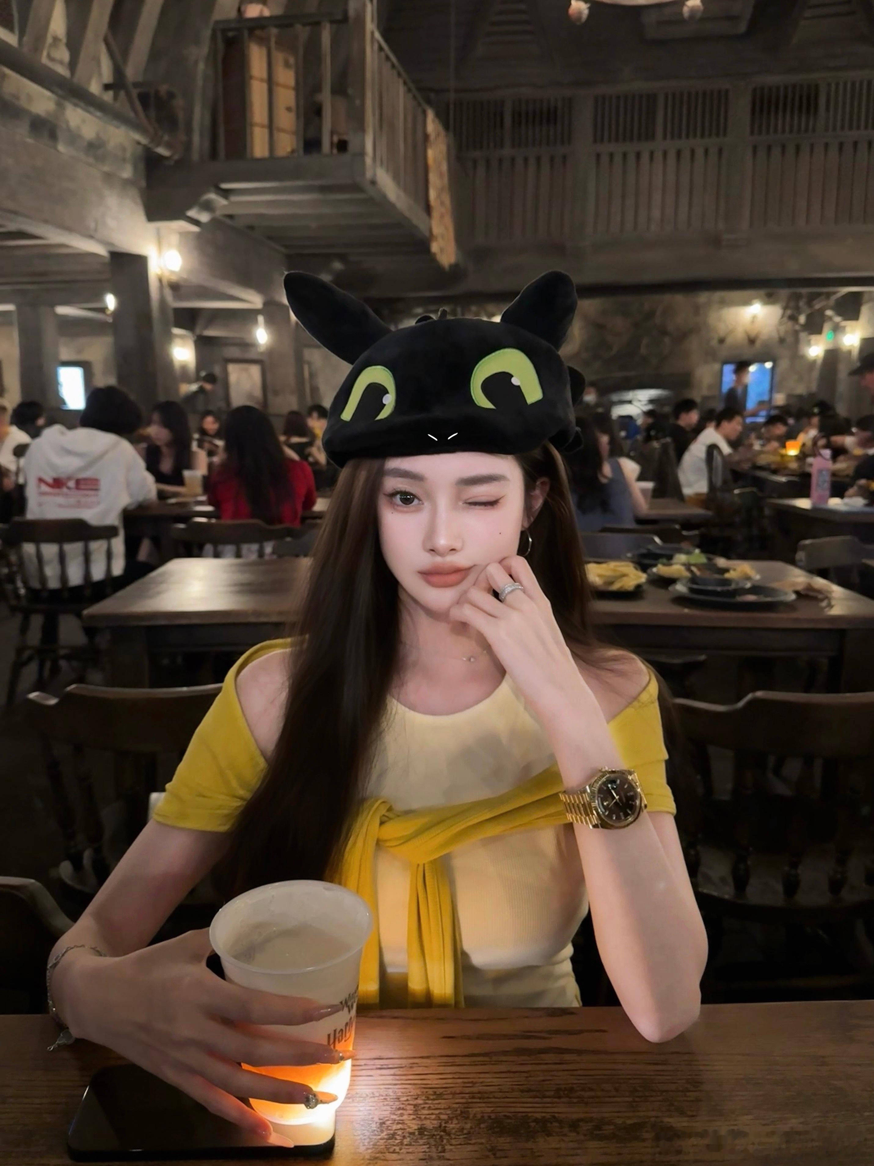 哈哈哈哈哈哈哈哈哈哈哈哈哈莫非我就是神笔马良？我给朋友看p完的图她们都说没看出端