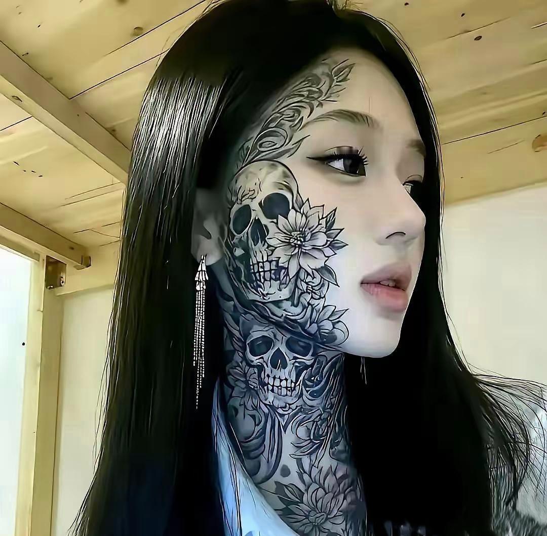 95后纹身女孩放话“不要彩礼”！她的底气藏在纹身里湖南95后小简没化妆出镜，