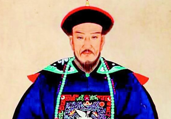 1703年，68岁的索额图死在了宗人府，可康熙觉得他死不足惜，又抄了他的家，将他