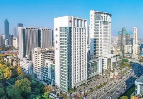 武汉协和医院出人才[赞]耳鼻喉彭医生郑重声明自己不是4+4，十年学医硕博连读加美