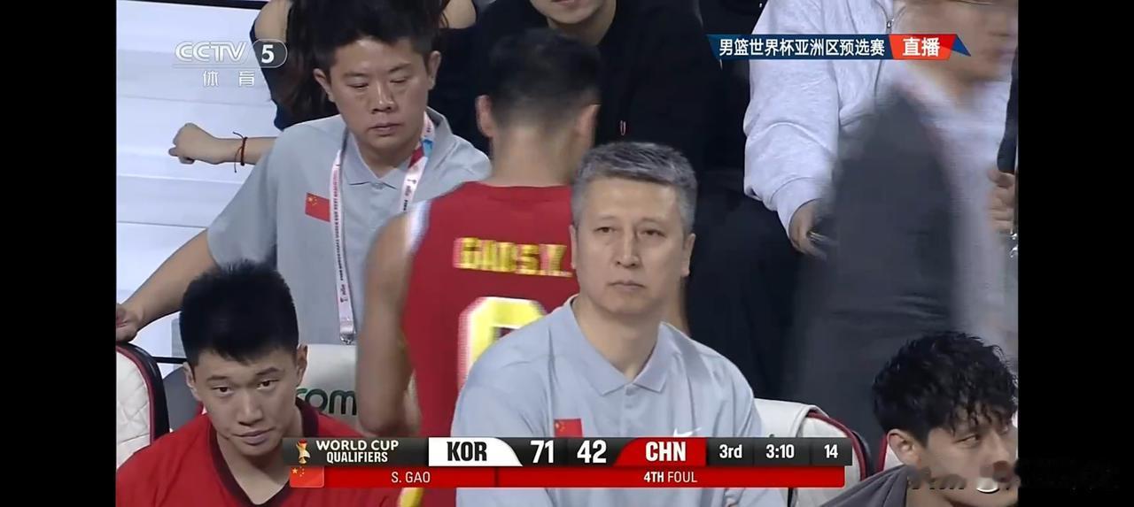 郭士强为什么要跟韩国队比投篮呢？很明显投篮是我们的短项！非要跟韩国队对轰三分，不