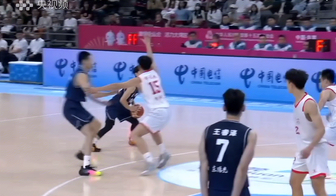 29分5助攻，徐杰是真的稳呐[鼓掌]，不声不响得分又是全场最高，这场出手自信又坚