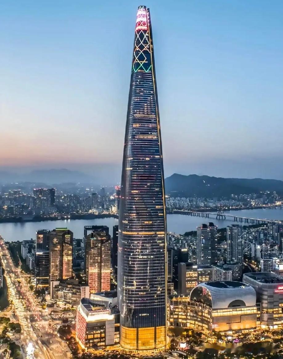几年没去韩国，一落地就觉出不对劲了有人分享自己这趟首尔见闻：大韩航空机上娱乐系统，影片除了韩片和欧美